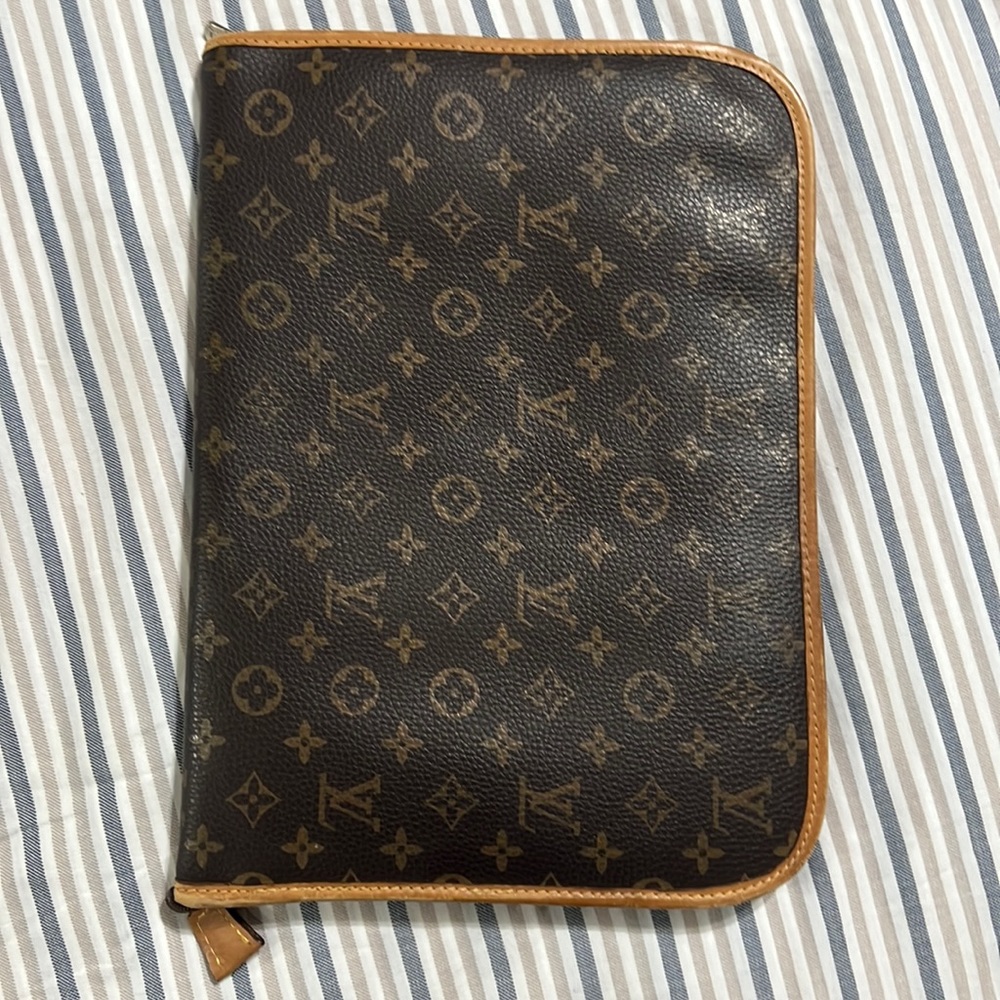 Folder brown color style L V